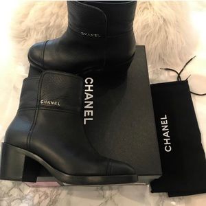 CHANEL BLACK CALF SKIN BOOTS